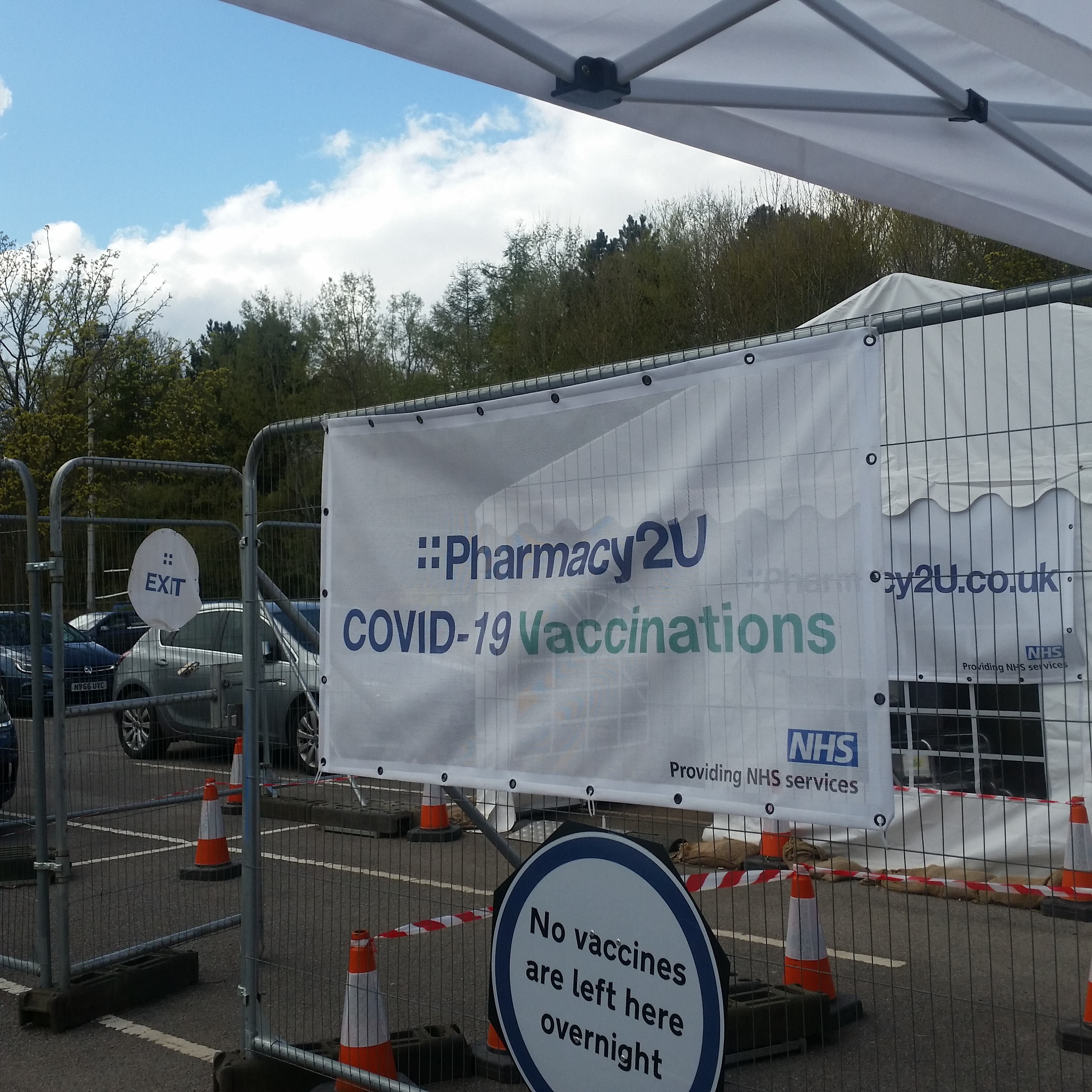 White Tent. Covid vaccinations 